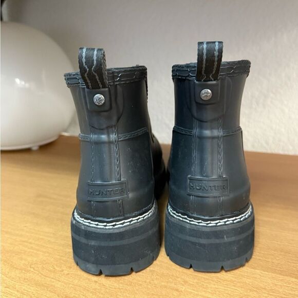 Hunter Black Women's Refined Stitch Detail Loafer Boots Size 7 - Picture 2 of 7